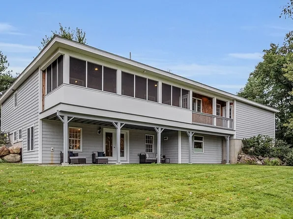 3 Farmstead Way, Acton, MA 01720