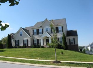 7744 Grand Lake Dr, Seven Valleys, PA 17360