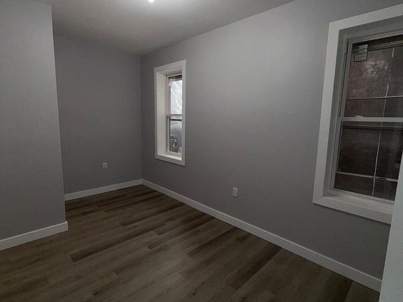 4th image of 113 Elizabeth Ave #A