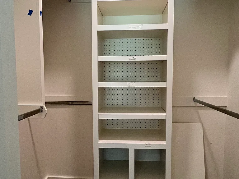 Closet 1