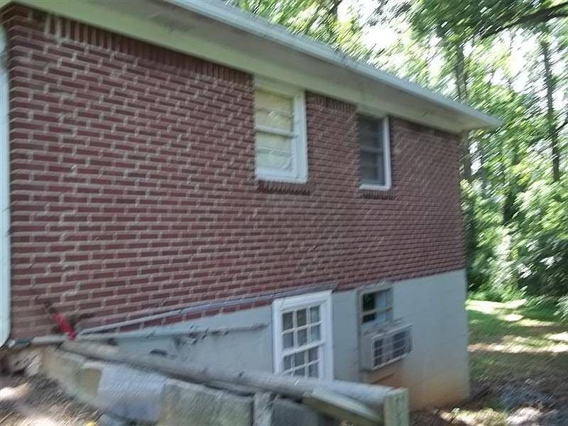 2nd image of 665 Barnes Dr SW APT 1