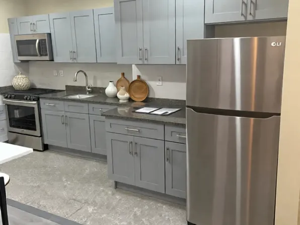 150-01 88th Avenue image 2 of 6