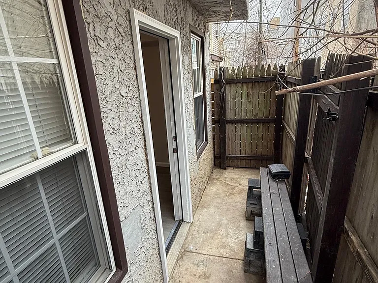1920 N Darien St — Photo 19