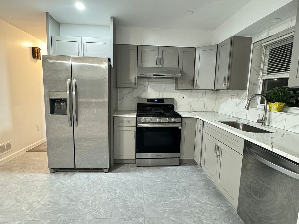 1st image of 131 Ogorman Ave #2L