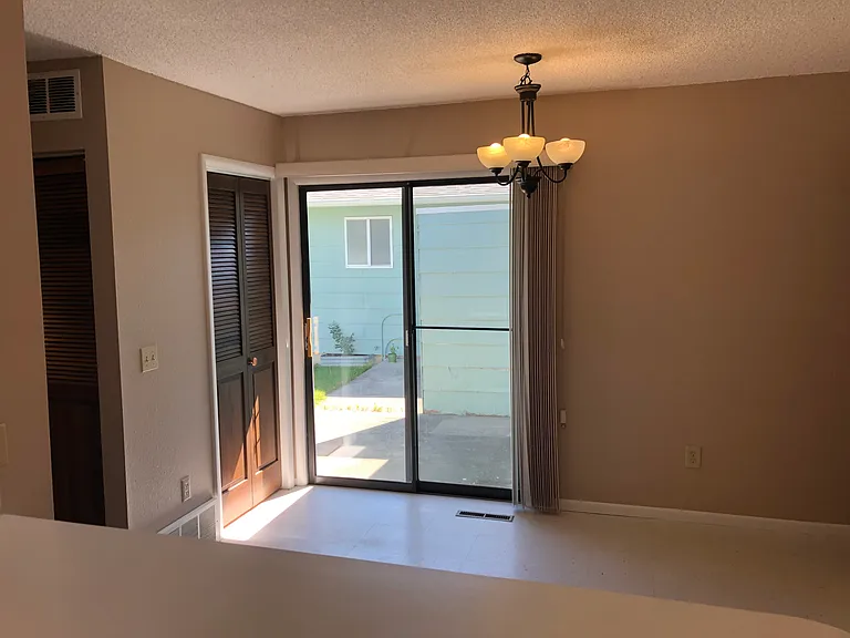 1121 Yellowstone Ave — Photo 6