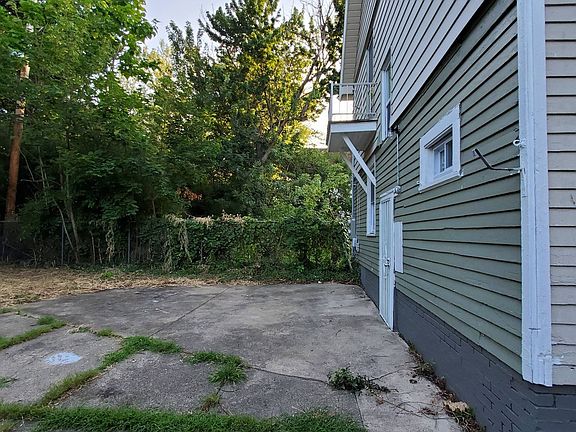 5th image of 12098 Chesterfield Ave #1