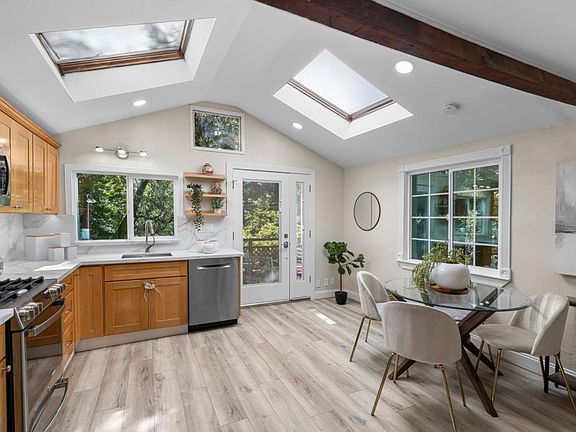 5th image of 19495 Beardsley Rd