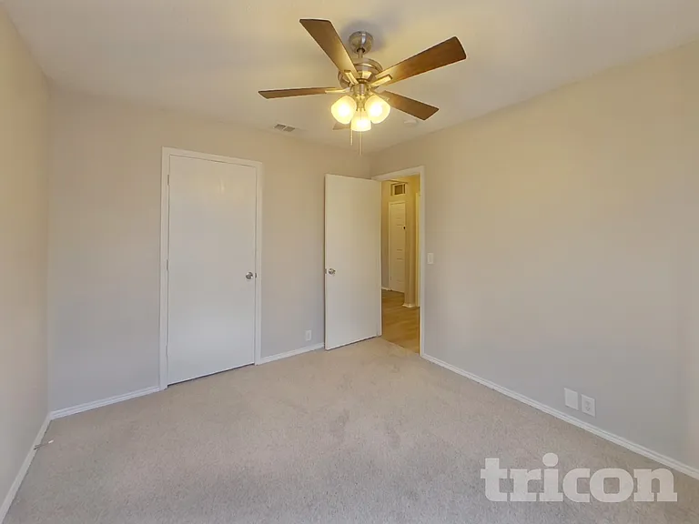 1619 Columbia Dr — Photo 13