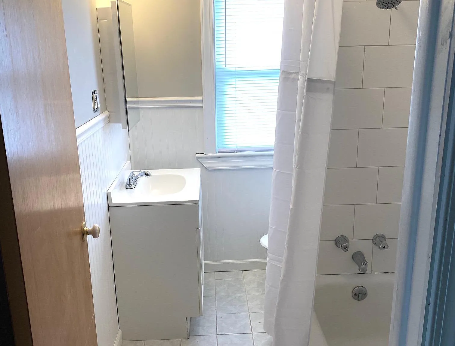 3 bed, 1800 sqft, $1,350 — Photo 4