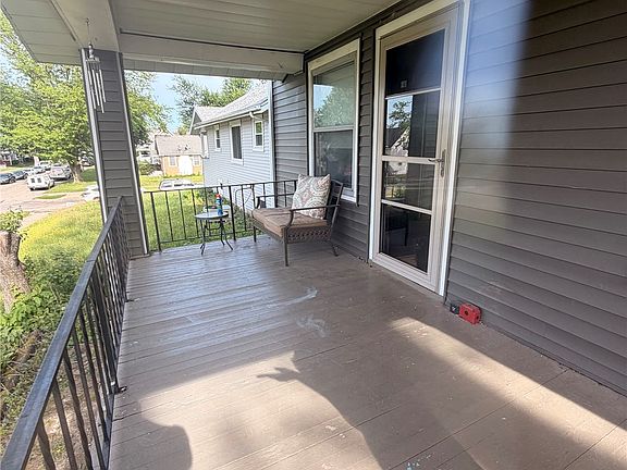 3rd image of 1507 Hinkley Ave NW