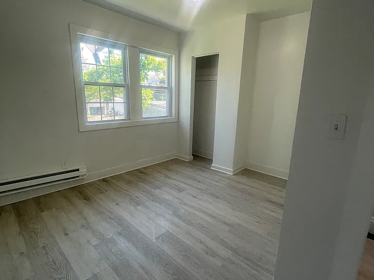 16 Van Buren St #2 — Photo 4