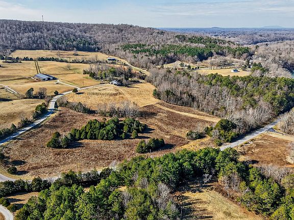 2nd image of 305 Caney Bend Rd