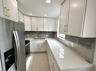 121 Sheffield F, West Palm Beach, FL 33417