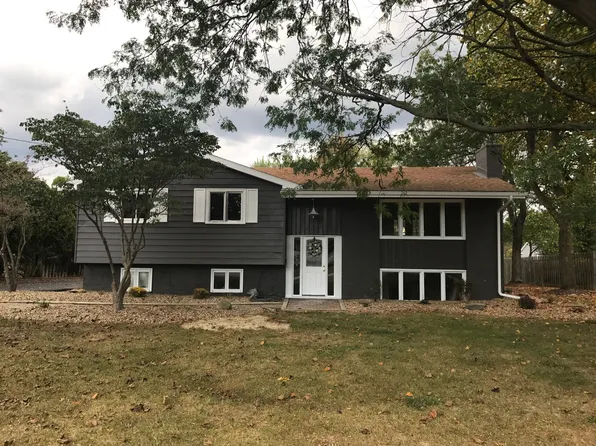210 Earl Dr, Warren, OH 44483