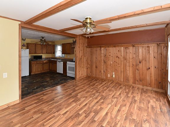 5th image of 2524 Meadow Dr