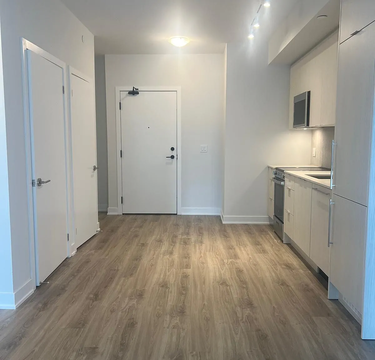 2 bed, $2,295 — Photo 2