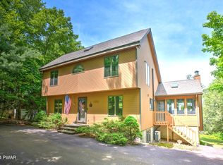 141 Pennwood Dr, Greentown, PA 18426