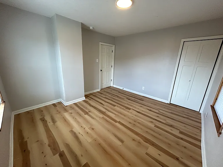 1209 Holmes St — Photo 6