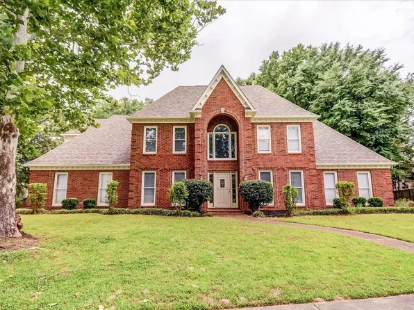 8855 Bridlewood Ln, Cordova, TN 38016
