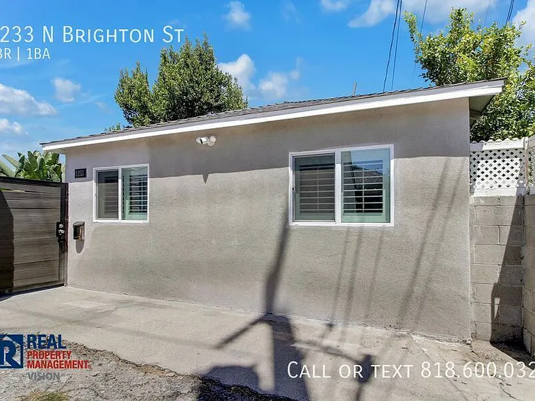 1233 N Brighton St — Photo 28