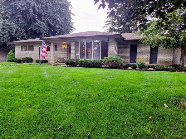 6701 Yarborough Dr, Shelby Township, MI 48316