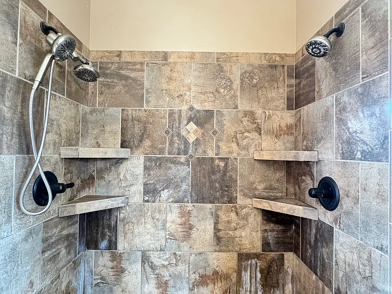 Standing shower