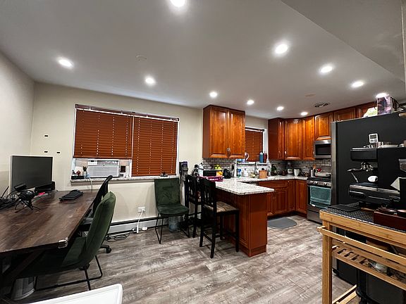 3rd image of 8052 N Oriole Ave #G