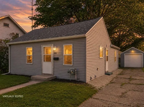 915 Leavitt St, Waterloo, IA 50702
