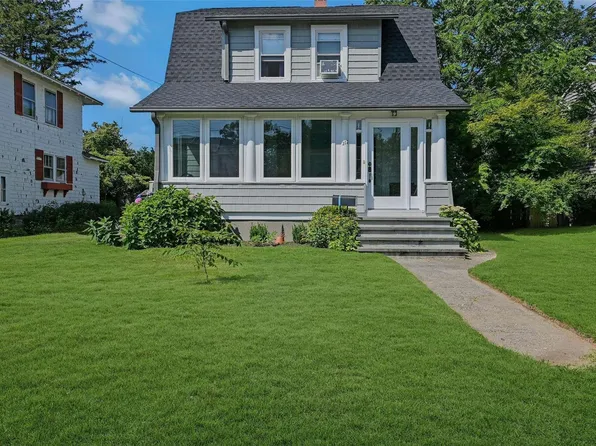 212 Monell Avenue, Islip, NY 11751