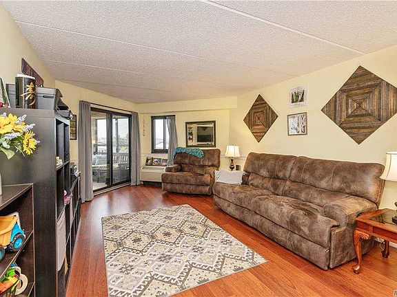 3rd image of 725 Miller Ave