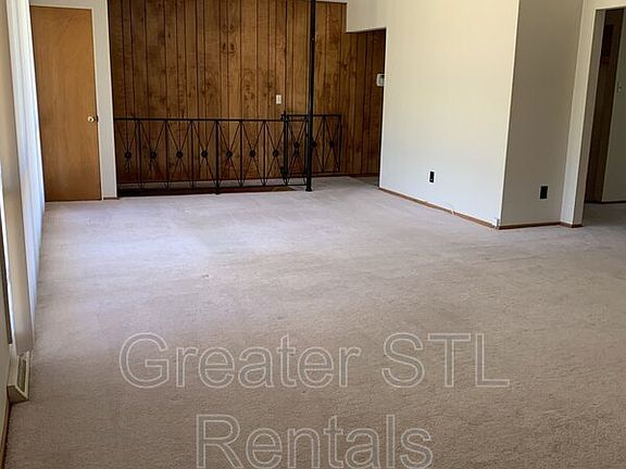 3rd image of 10117 Pinehurst Dr