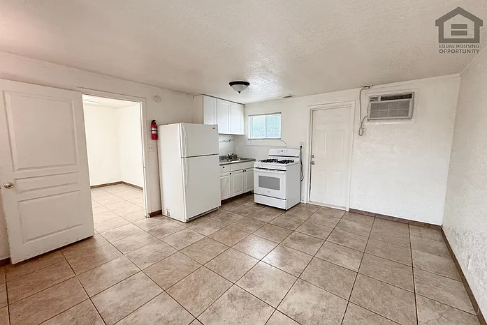 3601 W Melvin St #7 — Photo 4