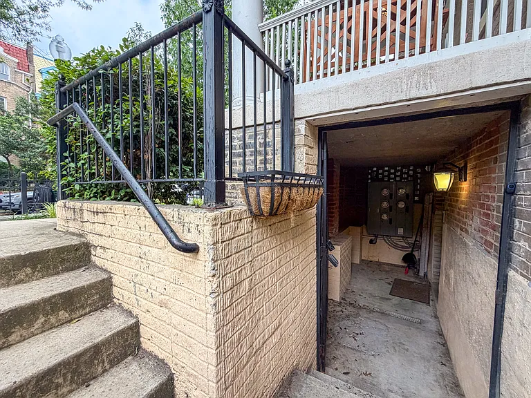 1601 Hobart St NW #1 — Photo 4