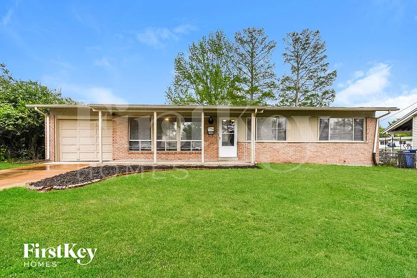 3 bed, 2.0 bath, 1151 sqft, $1,595 — Photo 2