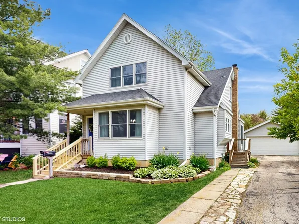 111 N Washington St, Westmont, IL 60559