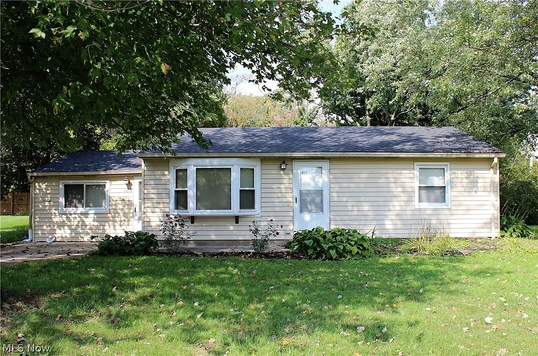105 E Hale Dr photo 1