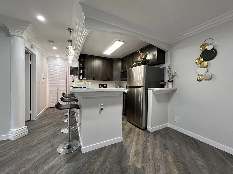 Carmel Heights Apts — Photo 40