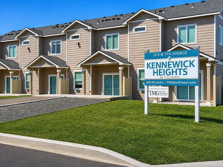 Kennewick Heights on 7th Avenue — Photo 22