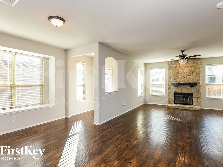 7709 Boat Wind Rd — Photo 2