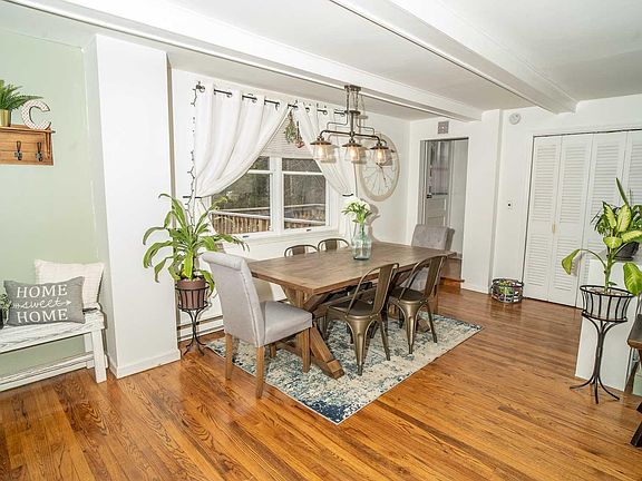 4th image of 99 College Ln