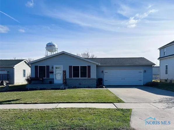 225 W Willow St, Wauseon, OH 43567