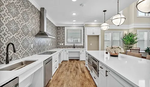 Mariposa Communications Parkway 55+ Apartment Homes Photo 1