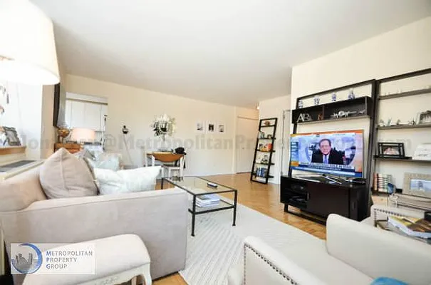 Rented by Metropolitan Property Group | media 16