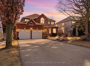 919 Schaeffer Outlook, Newmarket, ON L3X 1V9