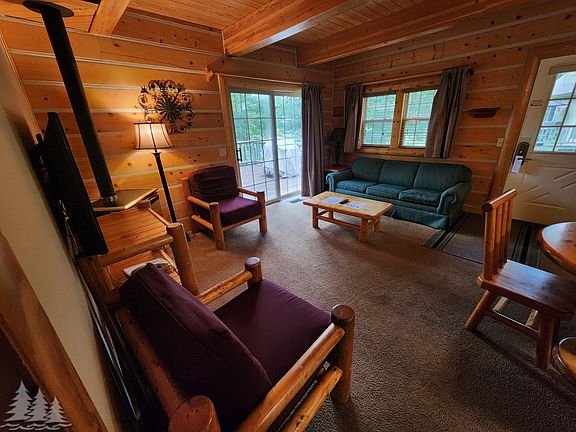 5th image of 850 Golf Cottage Dr