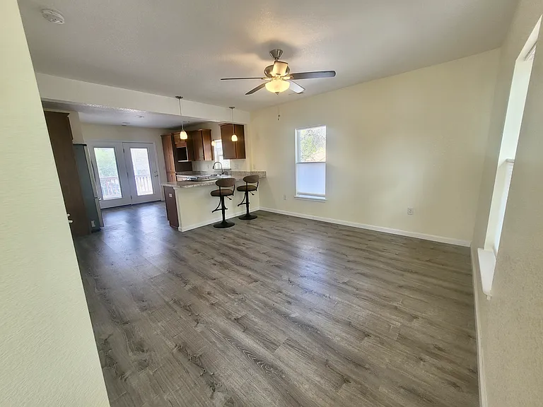 1527 W Colorado Ave #201 — Photo 12