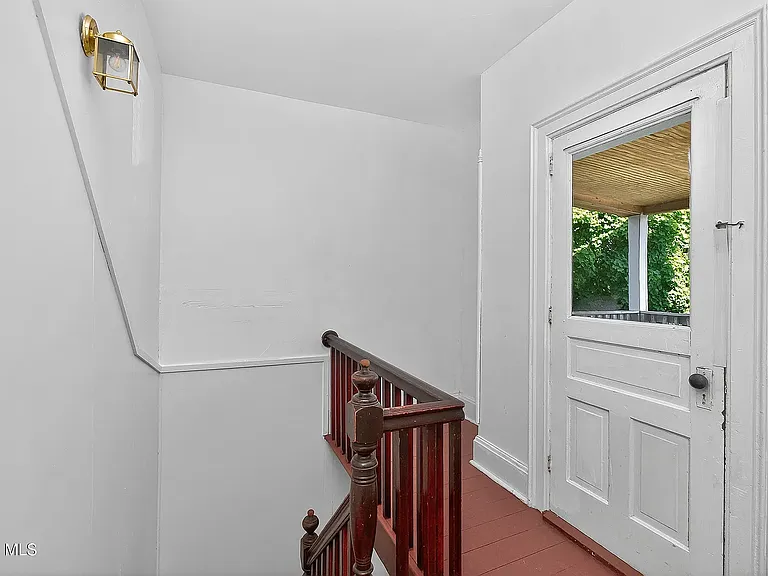 138 Davis Ave #2 — Photo 20