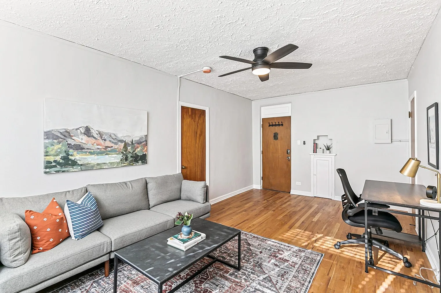 1 bed, 1.0 bath, 452 sqft, $2,426 — Photo 1