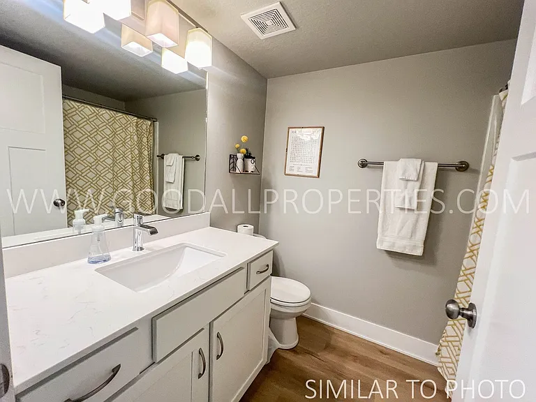 610 NE Hunter Dr — Photo 15