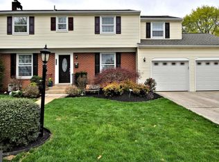 1720 Westwood Rd, Wyomissing, PA 19610